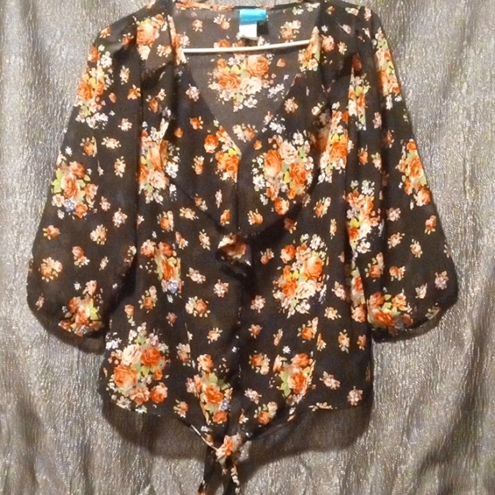 NWOT SZ LG, COLOR OF LOVE FLORAL BLOUSE, P2P 18"
